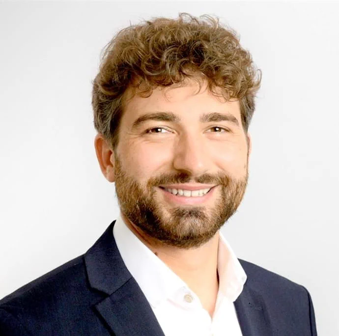 Professional portrait of Jakob Mucke, Solution Manager at Parhelia